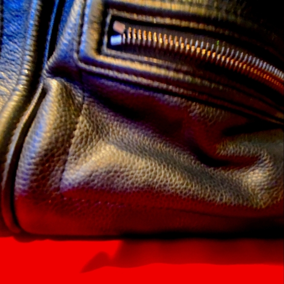 Meet your Posher, Aly - Picture 3 of 4